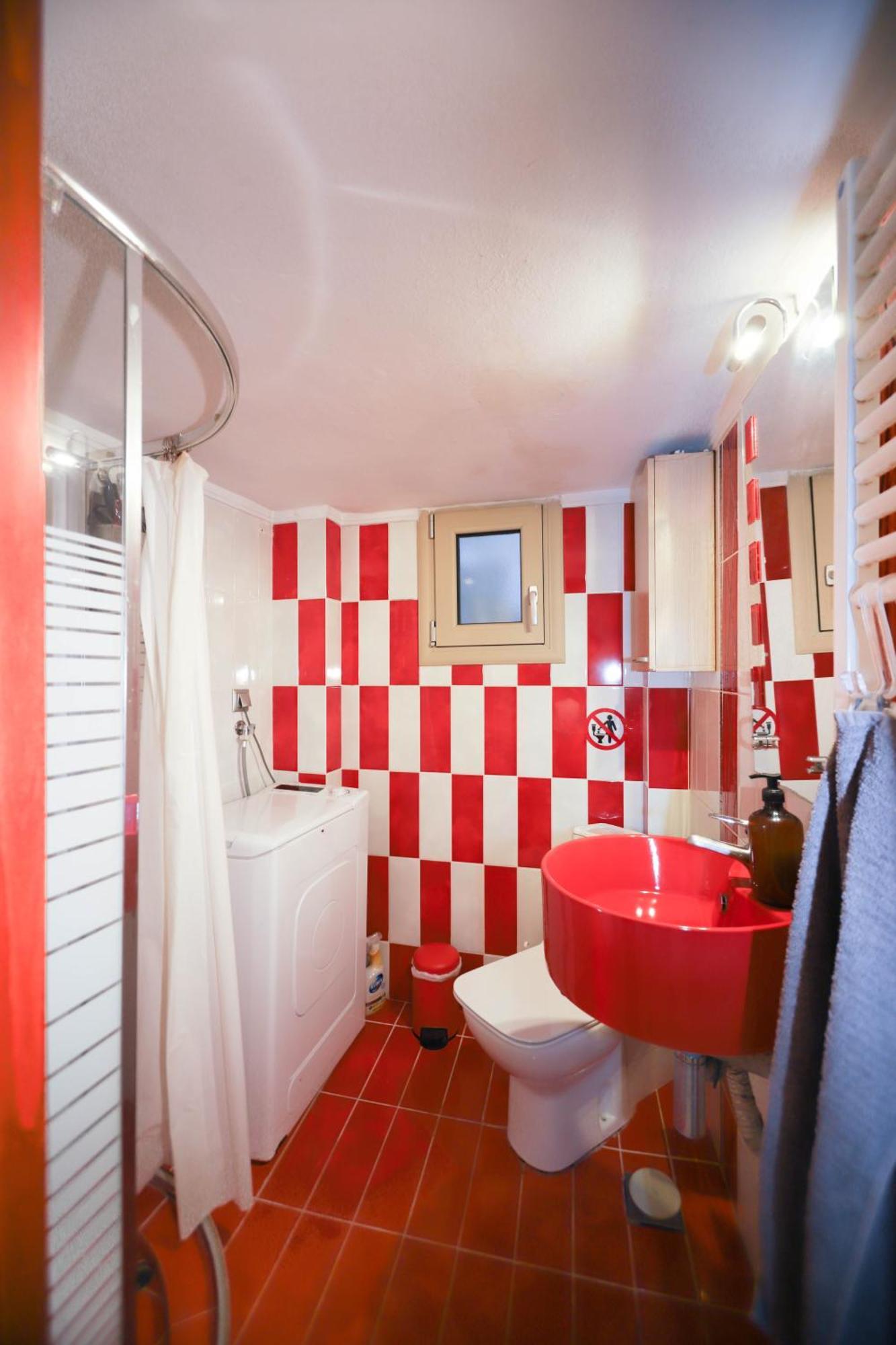 Traveler 85m2 Private Parking Next To Center Apartment *